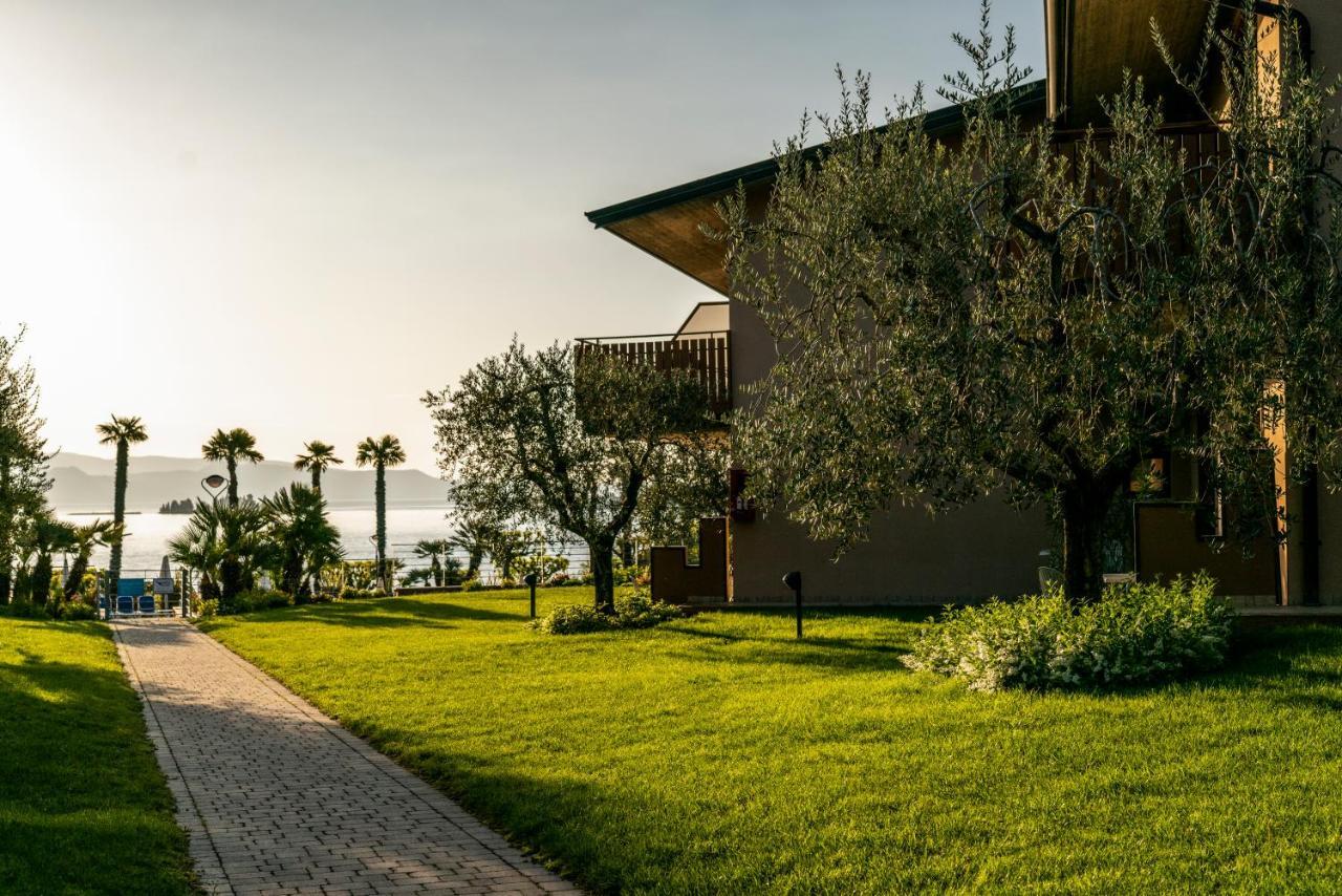Onda Blu Resort Manerba del Garda Esterno foto